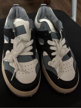 SHEIN Women's Low-Top Sneakers in White, Black & Blue Gray